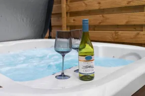 The Nest - Private Hot Tub & Communal Swimming Pool with Fishing nearby - Image 5