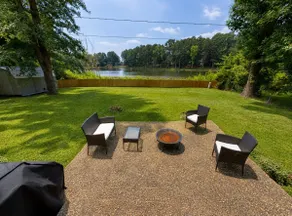 Beautiful Lakefront Home in West Little Rock - Image 2