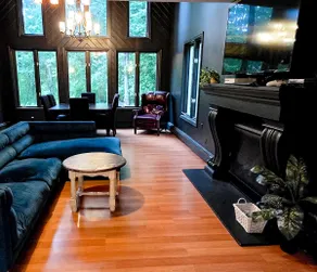 Spacious home a stones throw to Newfound Lake - Image 2