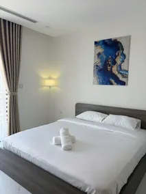 Luxury 2BR | Resort Pool & Townhouse Views - Image 5