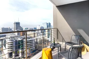 "Table Mountain View" - Stylish one bedroom with stunning Lion's Head & Table Mountain views - Image 3