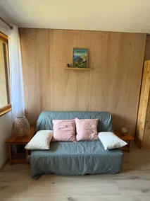Studio with lake views - Image 3