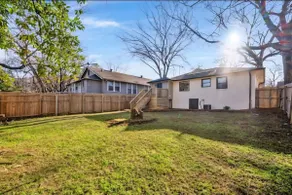 The Scandic - Modern Group StayFully Fenced Yard - Image 5