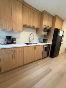 Modern & spacious 1 bedroom in walkable Richmond. - Image 2