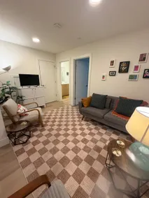 Modern & spacious 1 bedroom in walkable Richmond. - Image 5