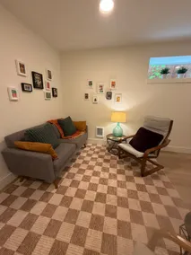 Modern & spacious 1 bedroom in walkable Richmond. - Image 3