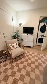 Modern & spacious 1 bedroom in walkable Richmond. - Image 4