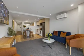 Shoreline Retreat, Oaks Shores - Image 2