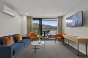 Shoreline Retreat, Oaks Shores - Image 3
