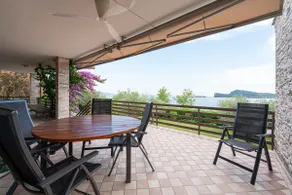Front lake Villa with huge garden - Image 5