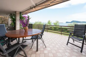 Front lake Villa with huge garden - Image 3