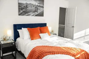 Welcoming Townhome w| Pool Near Inova Fairfax & DC - Image 4