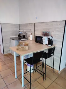 Beautiful apartment with private south-facing garden. - Image 4
