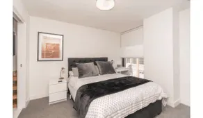 Stylish 2BDR Retreat in Vibrant Abbotsford - Image 5