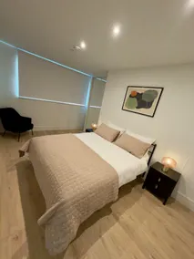 Luxury 1-Bed, Gym, Cinema, Free Parking - Image 5