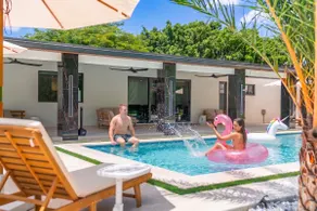 Luxury Villa Near The Falls • Pool_BBQ_Pickleball - Image 4