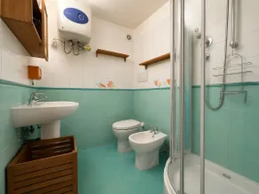 Oceanfront Loft •Beach Right Outside Your Door•A/C - Image 5