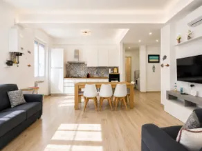 Modern and Bright • A/C • Wi-Fi - Image 2