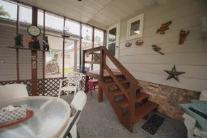 Cottage Style, 3 Bedroom, Charming, Spacious Home - Image 3