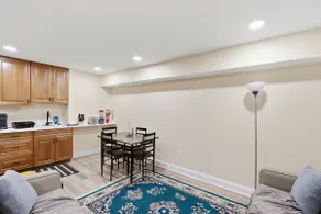 Downtown Guest Suite NW DC/free Street Parking - Image 4