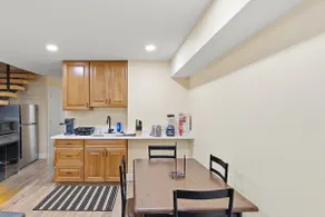Downtown Guest Suite NW DC/free Street Parking - Image 2