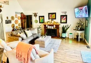 A cozy country getaway. 7 minutes from Salisbury. - Image 5