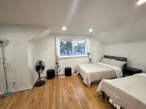 Spacious Toronto Home Near Transit, 3 BR, Sleeps 8 - Image 3