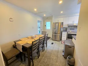 Spacious Toronto Home Near Transit, 3 BR, Sleeps 8 - Image 4