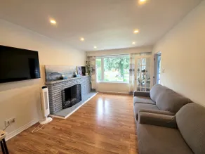 Spacious Toronto Home Near Transit, 3 BR, Sleeps 8 - Image 2