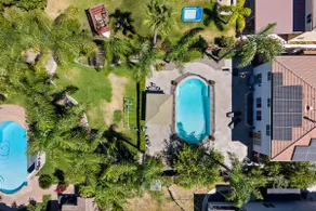Spacious home with pool, sleeps up to 15. - Image 5