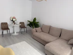 NeSt Elegant + private parking Militari Residence - Image 4