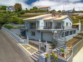 Paradise House Calheta. ganze Haus mit 3 Schlafzimmer, 1 km vom Strand entfernt calheta - Image 2