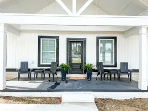 Bobcat Bungalow - Downtown Milledgeville - Image 3