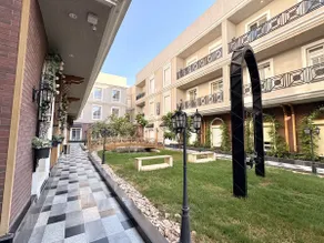 شقة فاخرة 3 غرف الماجدية ريزدنس حطين مسبح وجيم Luxury 3BR Al Majdiyah Residence Hiteen Pool Gym - Image 2