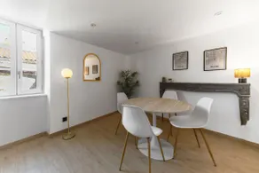 Designer apartment in the city center - Image 5