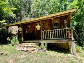 Remote Mountain Cabin in the Woods - Image 2