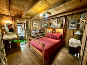 Remote Mountain Cabin in the Woods - Image 4