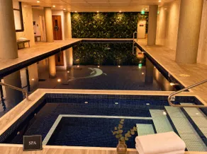 Luxe 2BR Premium Stay | Pool, Gym + FREE Carpark - Image 3