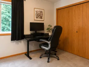 3BR Near Madison | King Bed, Garage & Office Space - Image 4