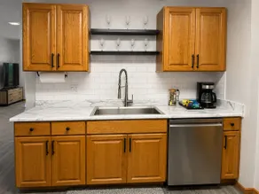 3BR Near Madison | King Bed, Garage & Office Space - Image 3