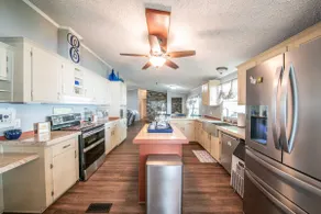 Lake house getaway - Image 3