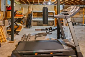 Dual King Basecamp + Hot Tub, EV, Trailer, Pets - Image 5