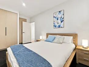 Cosy Collingwood 2BR Luxury Apartment with Free Parking and Private Terrace - Image 5