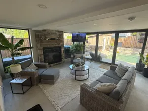 2 level, Bright, 1200 sq f. Suite, Heated Pool - Image 2