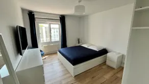 Beautifully renovated apartment in the center of Concarneau - Image 4