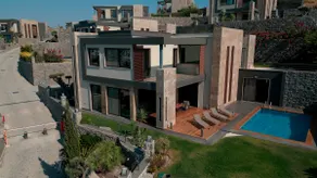 Luxury Marble Horizon Mansion With Infinity Pool - Image 4