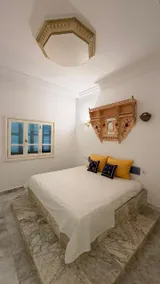 Waterfront house, direct access to the sea. - Image 3