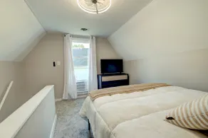 Cozy Walnut Street Retreat - Image 3