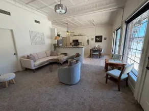 Brandy’s Townhouse - Image 2