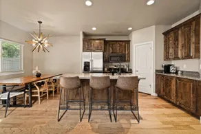 Spacious Utah Valley Home · BYU/UVU · Sleeps 9 - Image 4